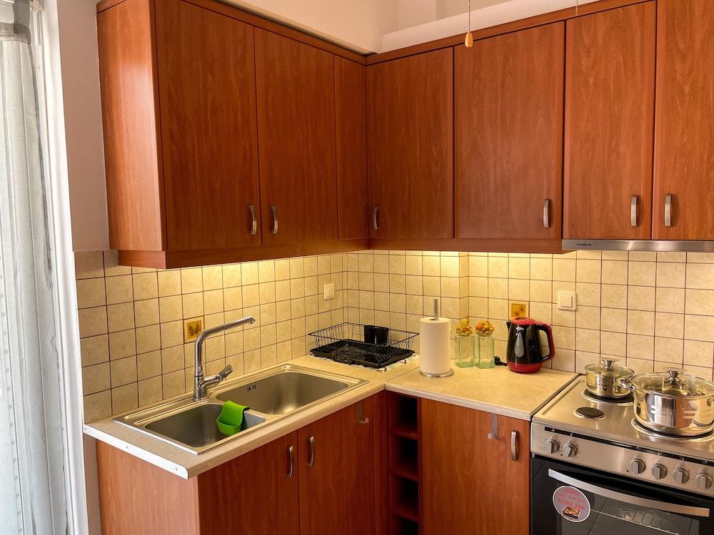 Ageliki's Athens Centre 2BDRM & Parking