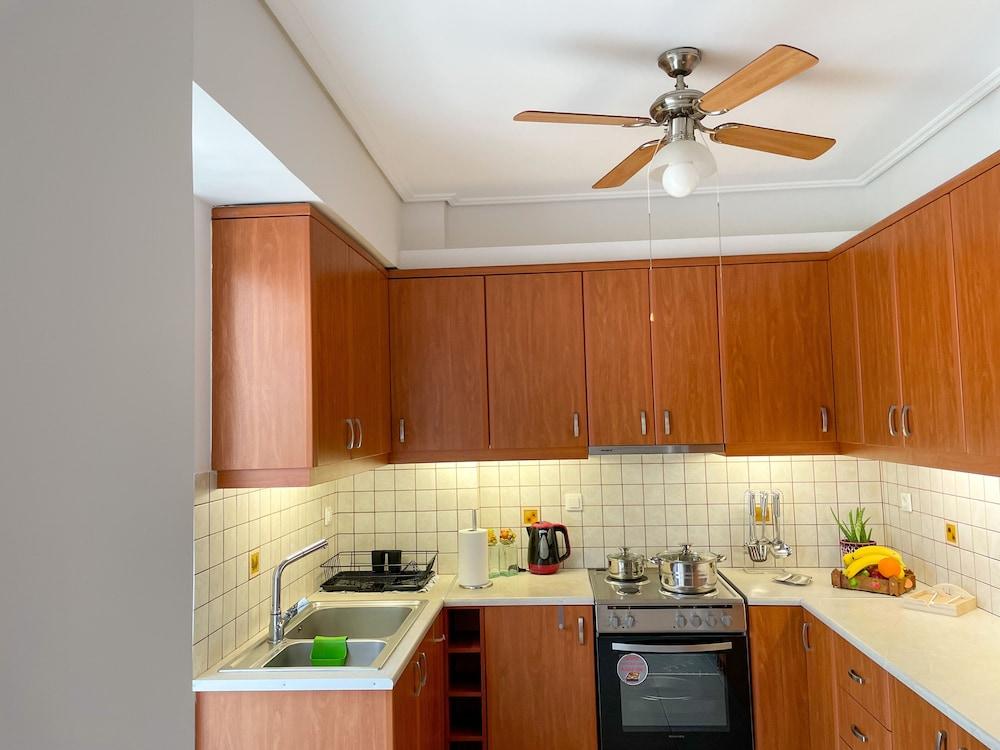 Ageliki's Athens Centre 2BDRM & Parking