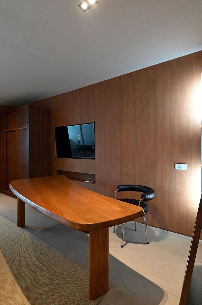 Roam at Balance Suites