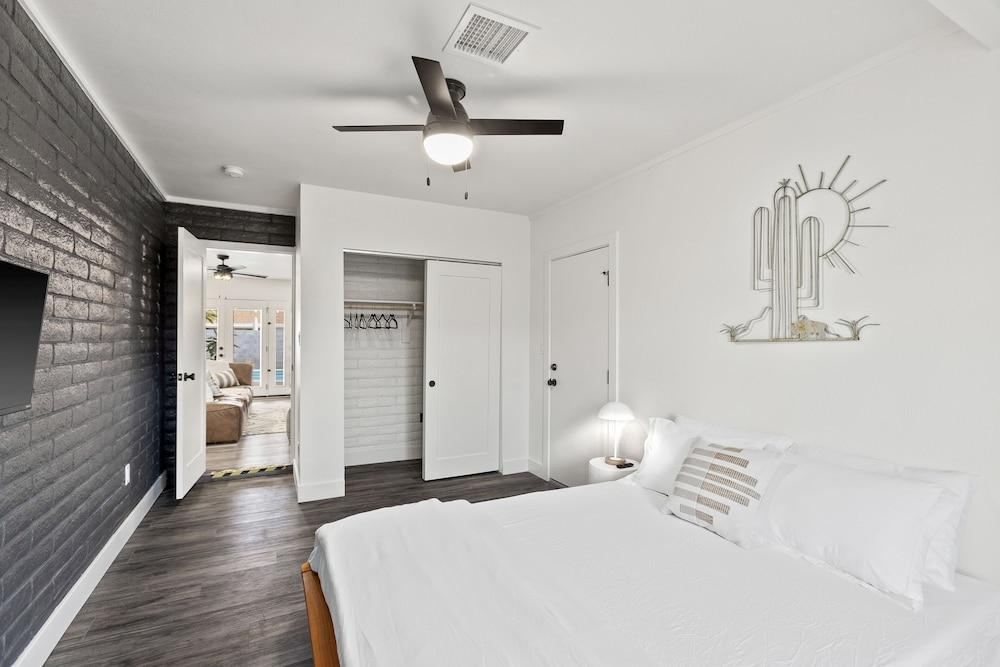 El Descanso in Meyer Park - Heated Pool