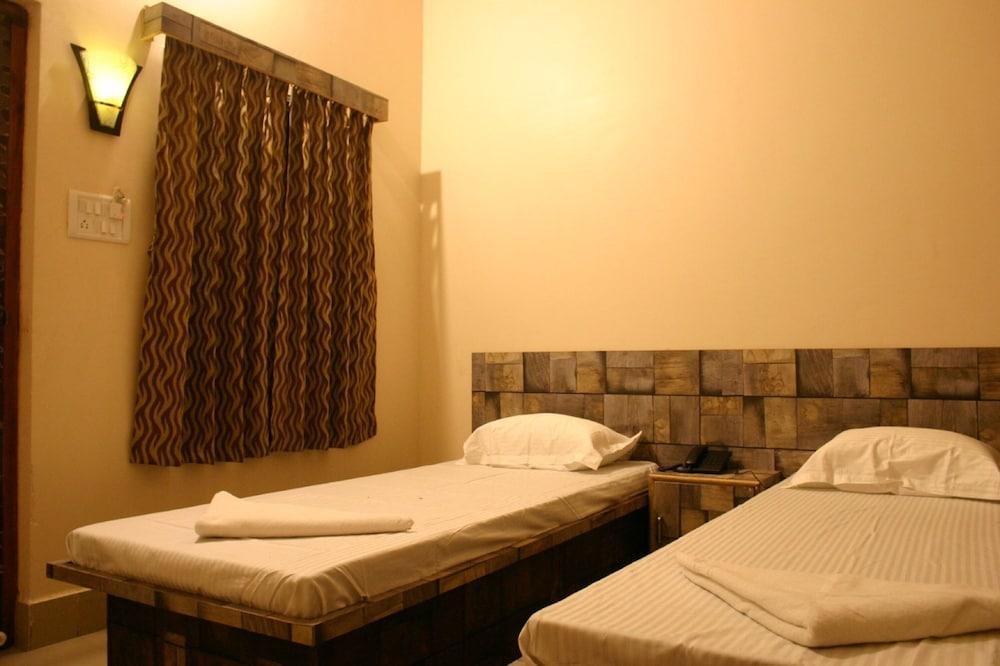 Utsav Grand by ShriGo Hotels