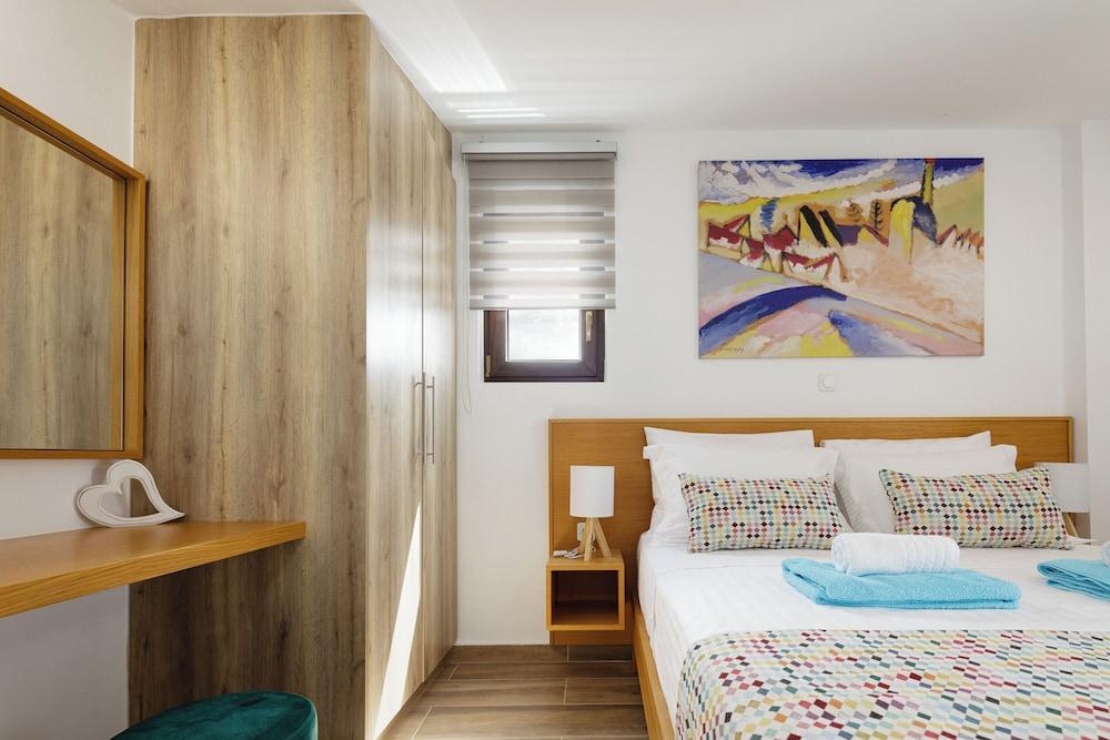 Coconut Palm Paradise