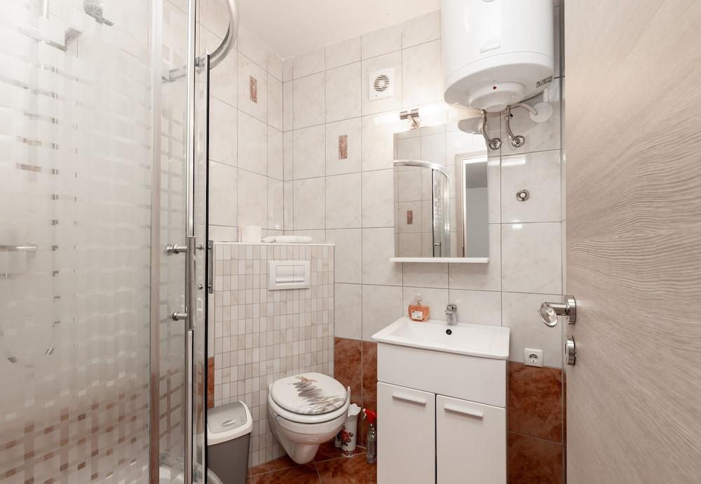 Seaside Apartment Paklenica 3