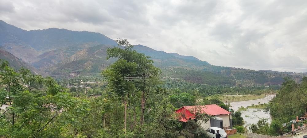 Hotel Pine Track HPT