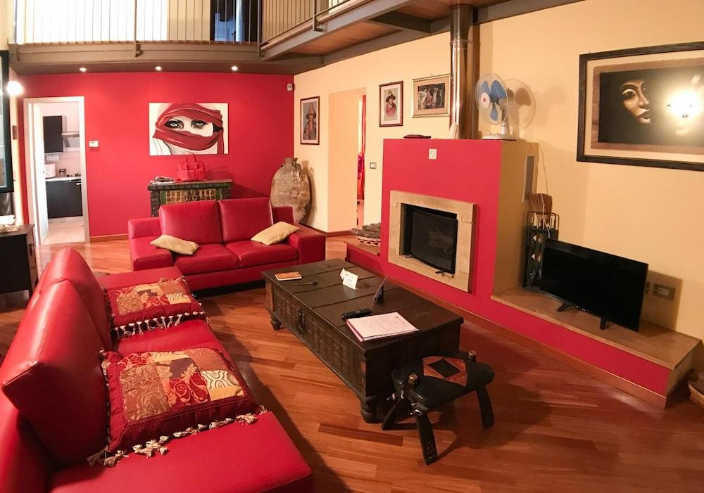 Ethnic Chic Apartment