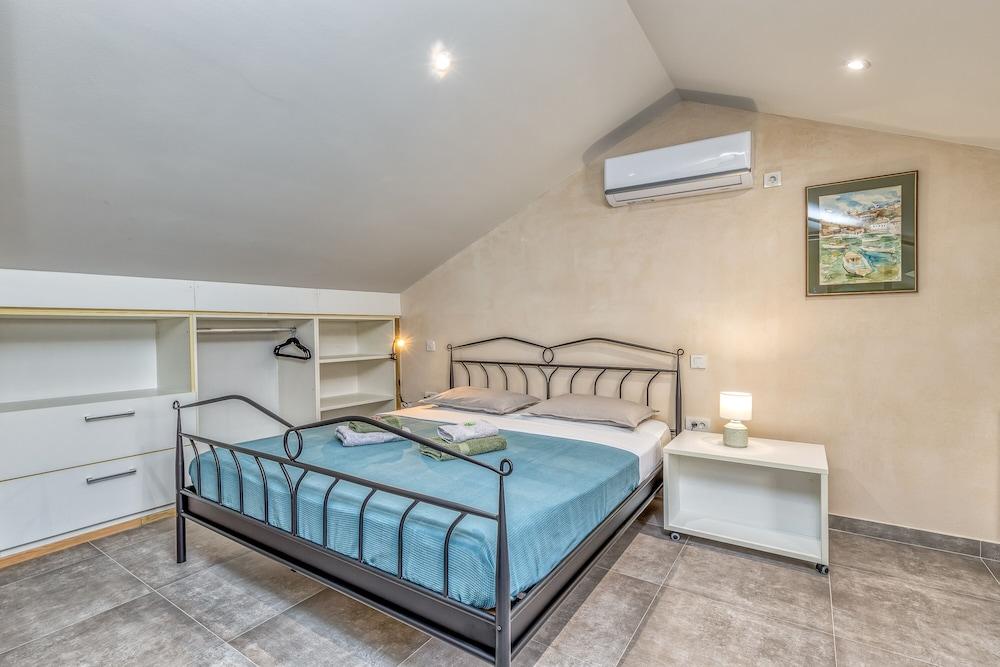 Beach Apartment Kostrena 2