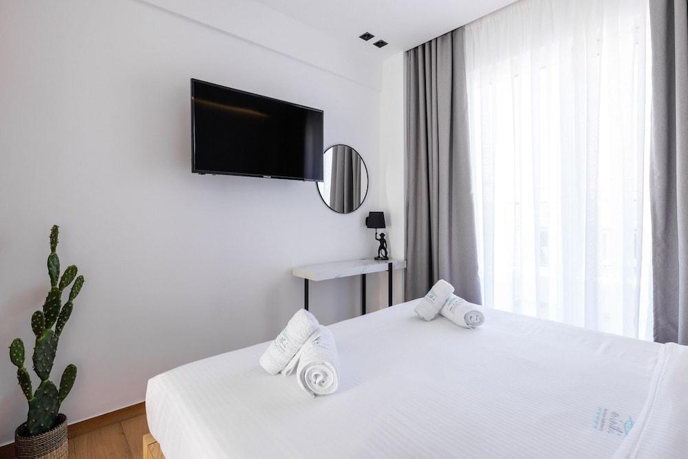 Kentro Luxury Suites