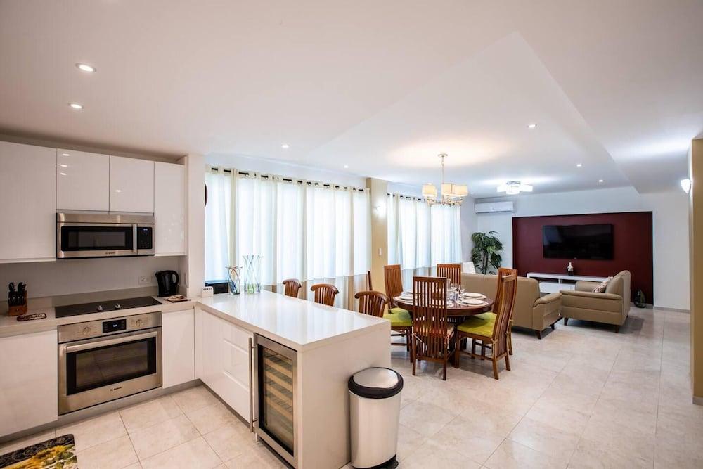 Garden View Condo in Maho