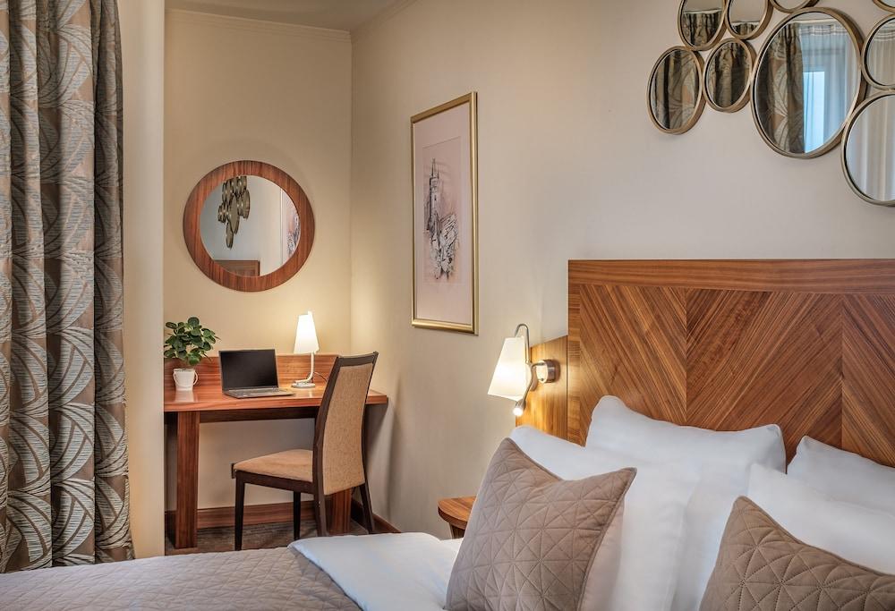 Crown Palace Apartments by Adrez