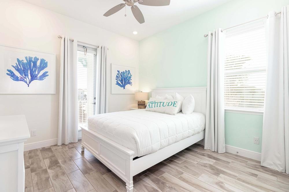 Shake Shack Heated Pool & Hot Tub