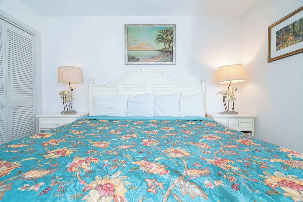 Sun Kissed Beachside Condo With Pool