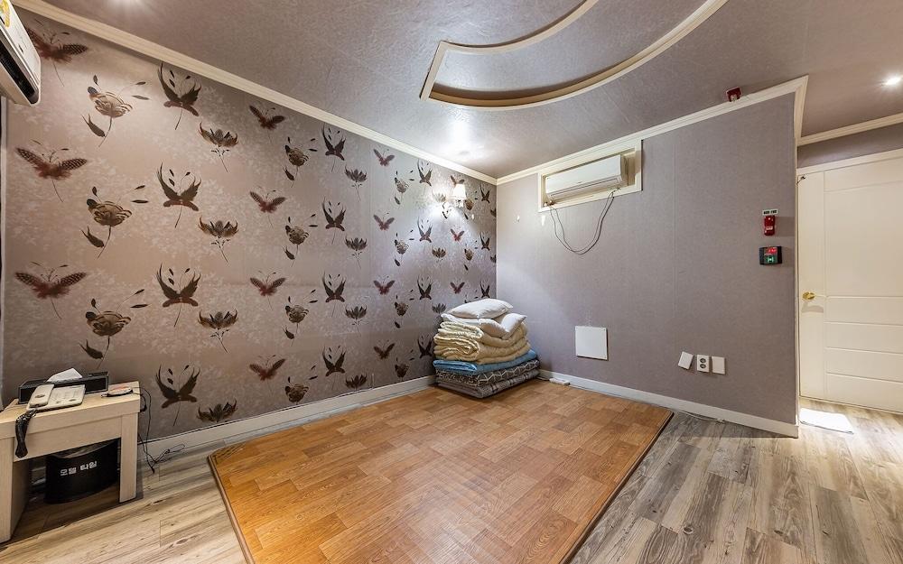 Cheongju Yongamdong Time