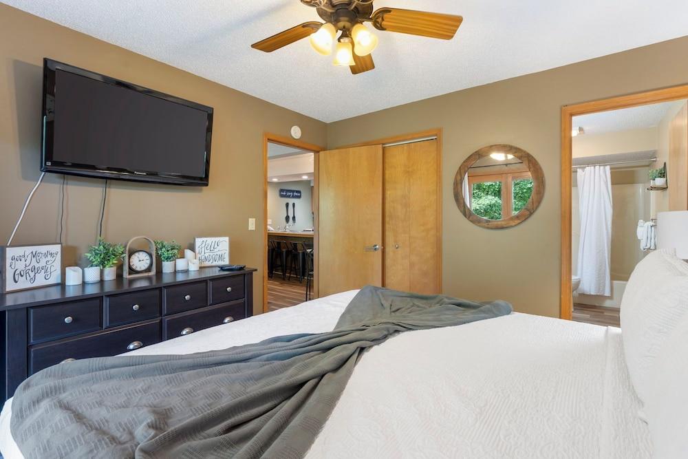 The Circle Retreat 7