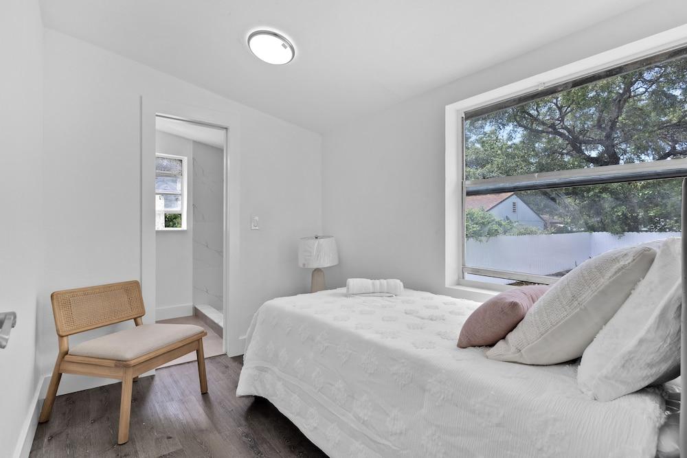 Upper Design District 3BD Home w/Jacuzzi and Backyard