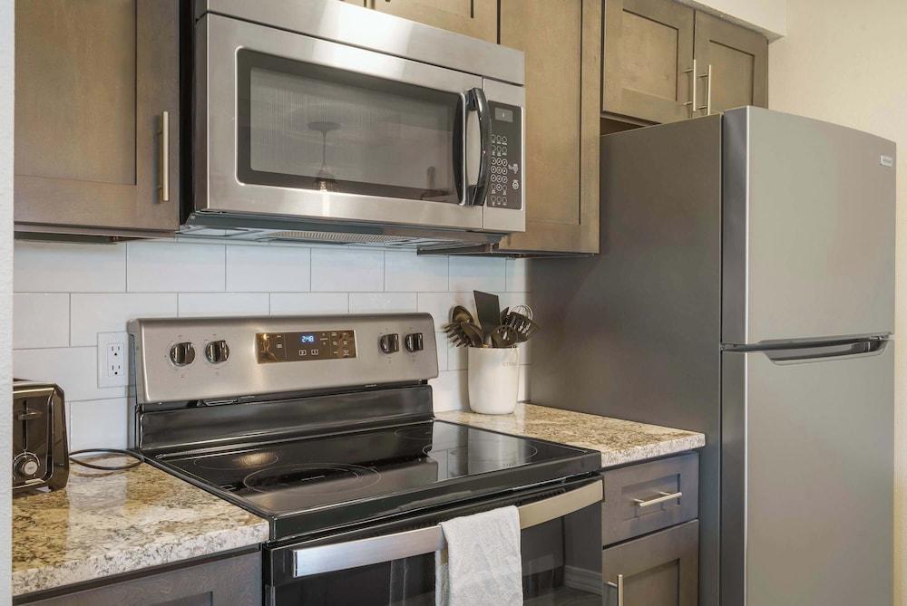 Troon Golf Bungalow - Branson - Golf Course View & On-site Amenities