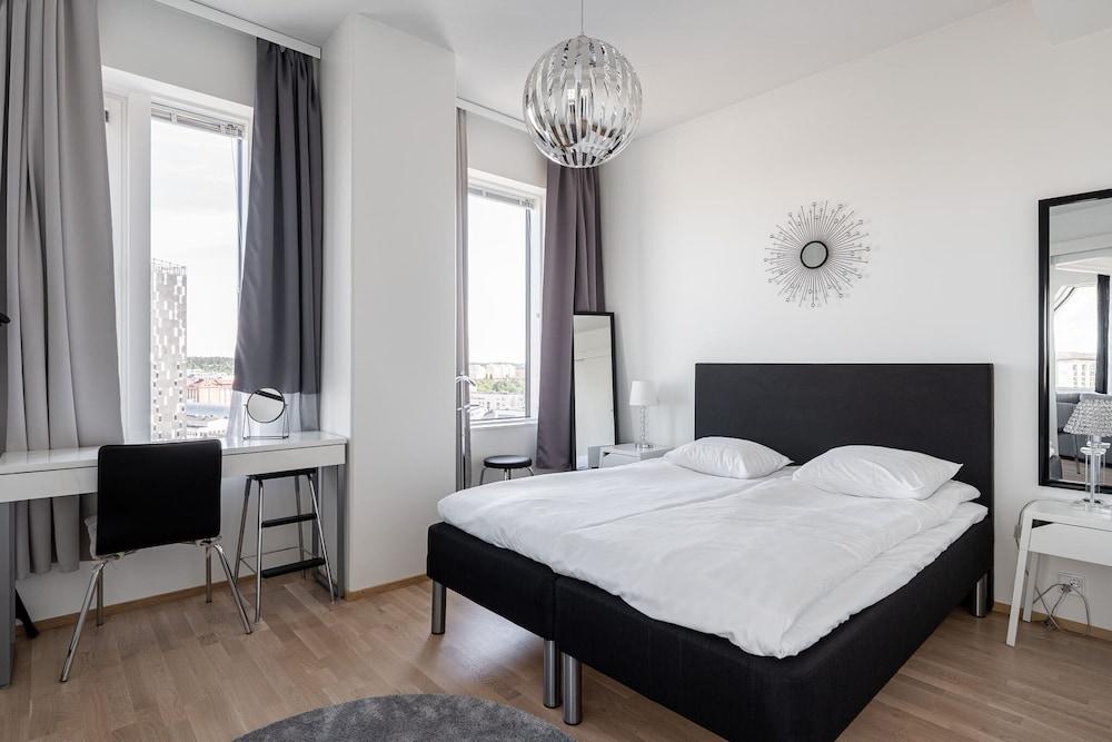 Stunning Views 2BR Apt with Sauna & Best Location