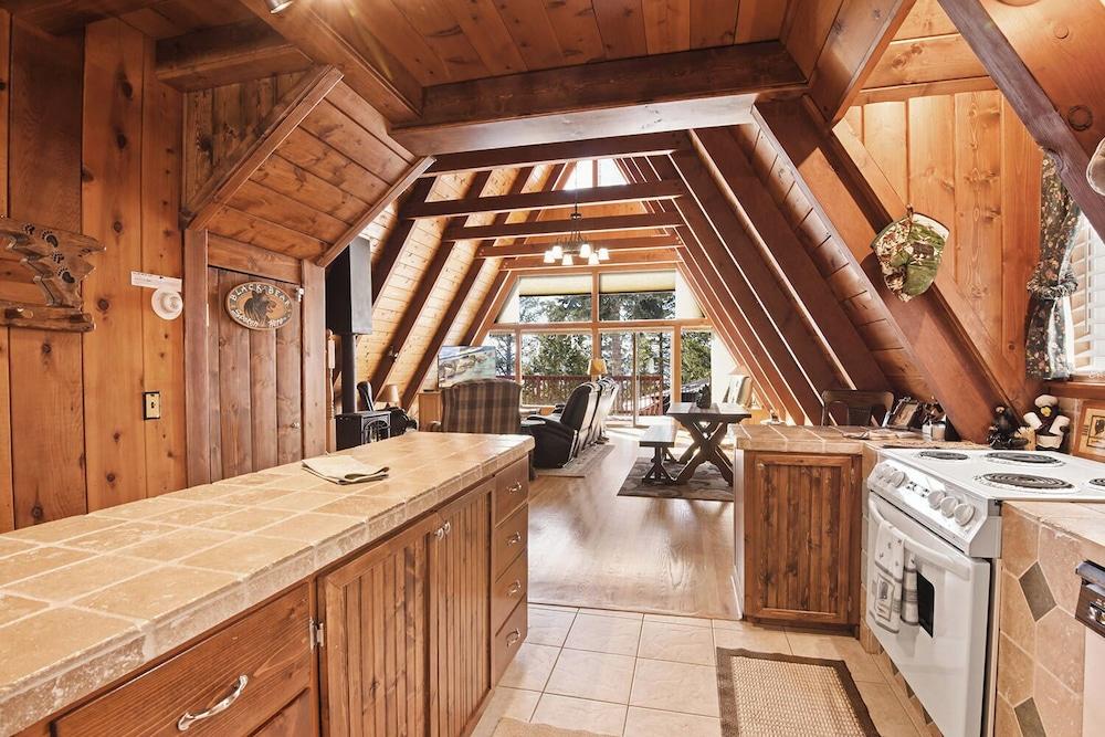 Beautiful Mountain Getaway