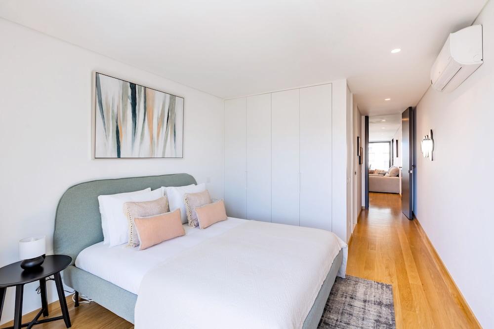 Camões Downtown with Parking