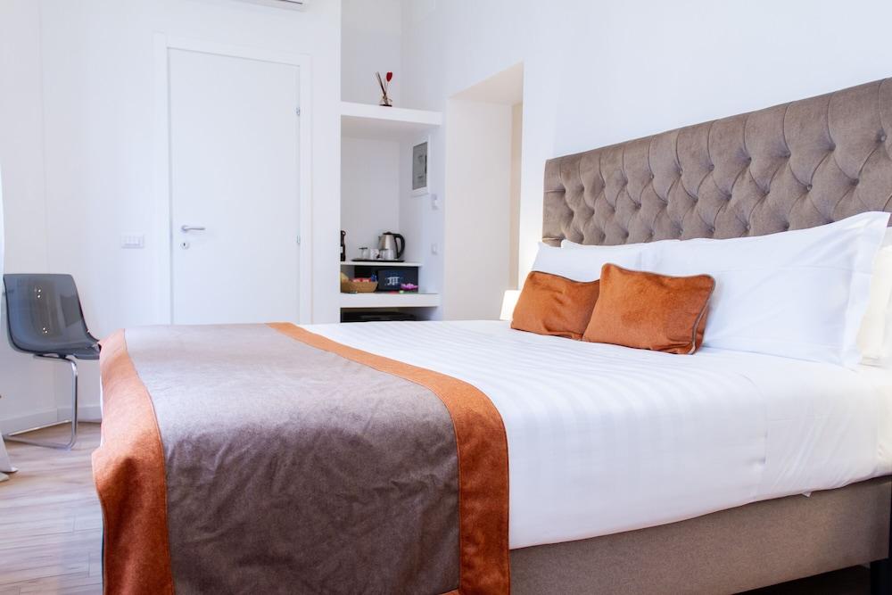 Home at Rome Vatican Suites