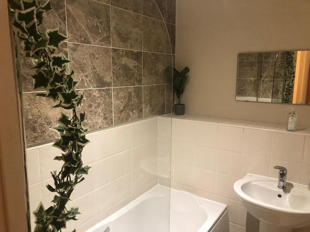 Royal Plaza Apartments