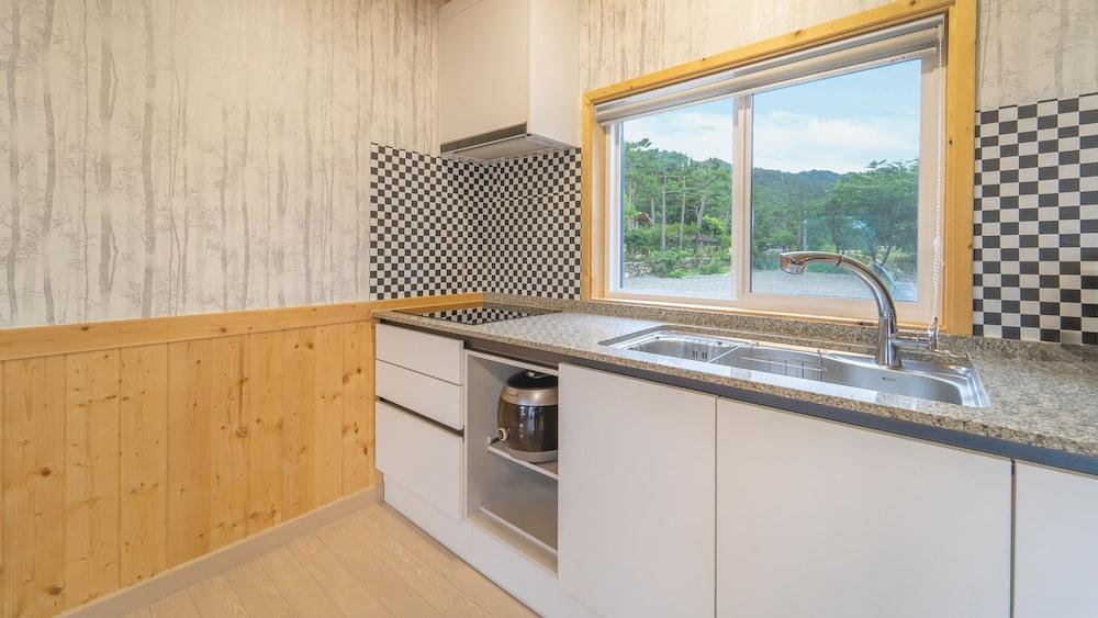 Samcheok Elroi Pension