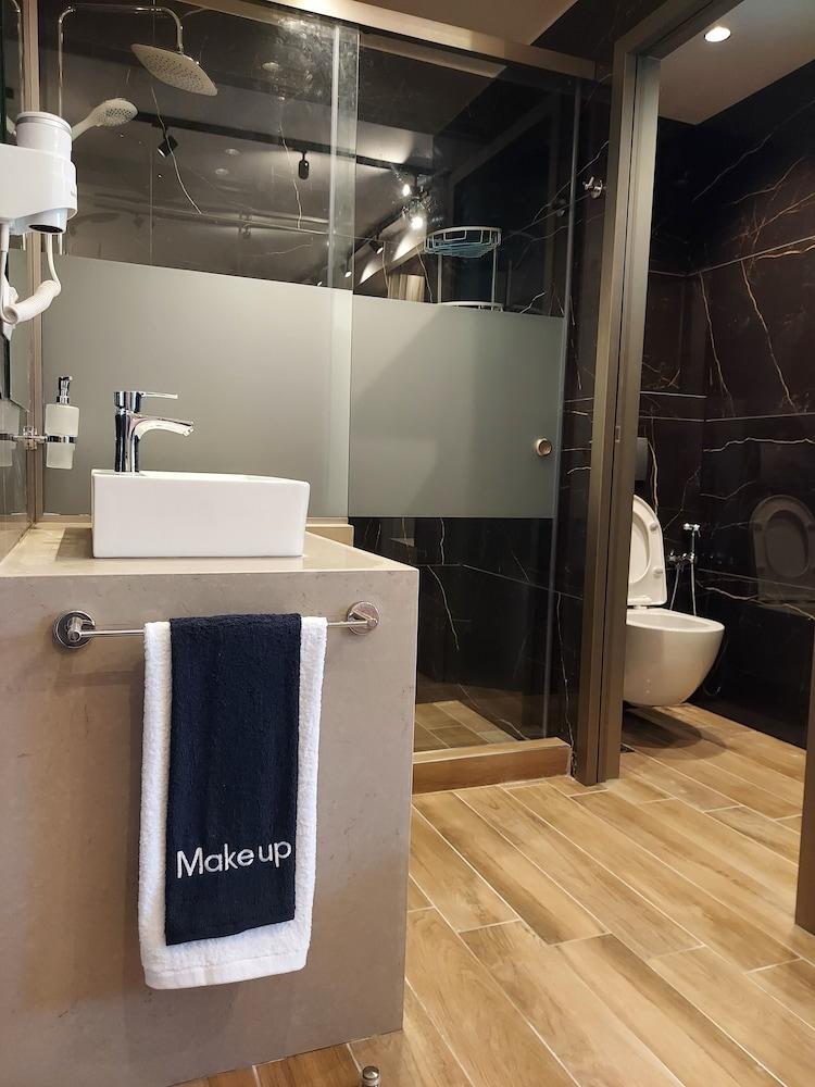 EUPHORIA ''staying in pleasure''