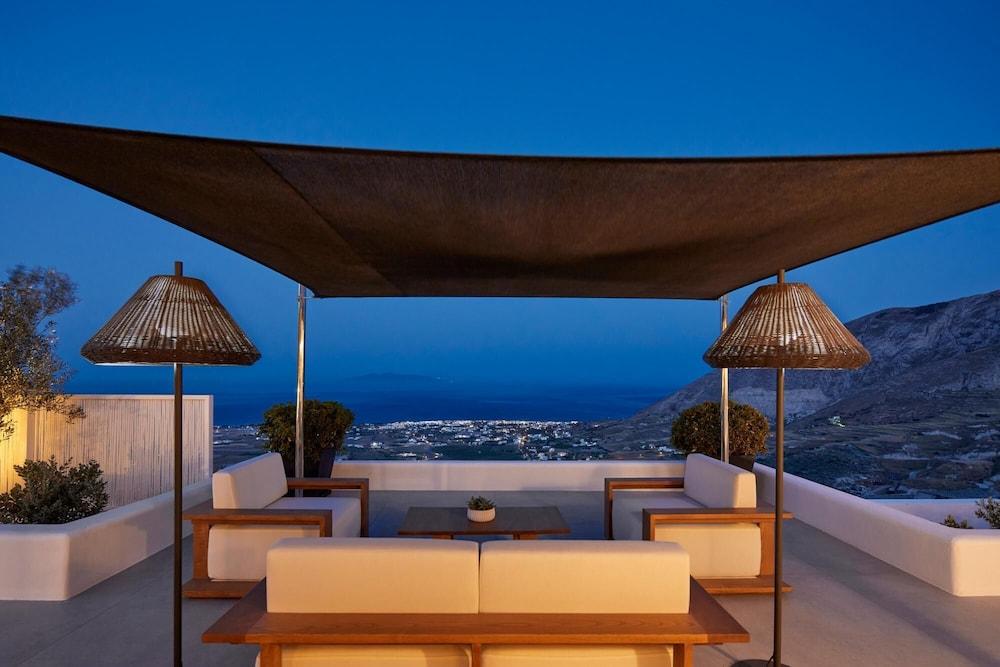 Kamini White I Villa