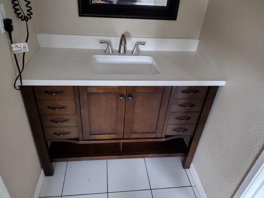 Fairbridge Inn & Suites Richmond Hill