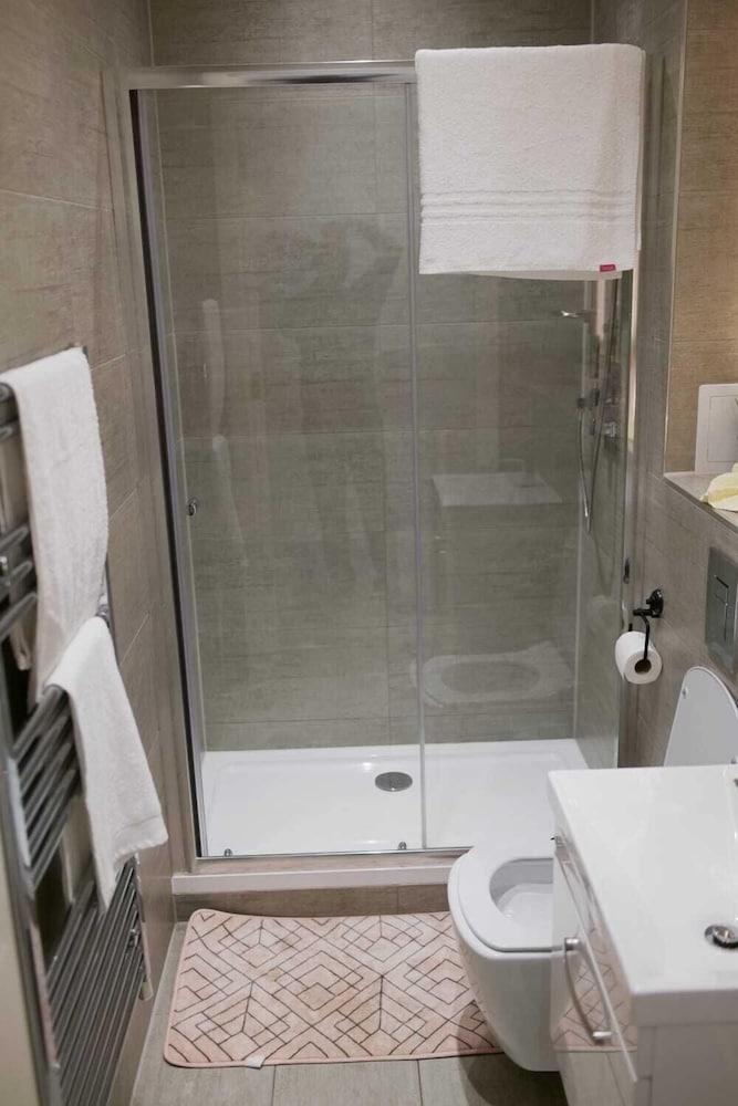 MK Shortstay Deluxe - Flat 2