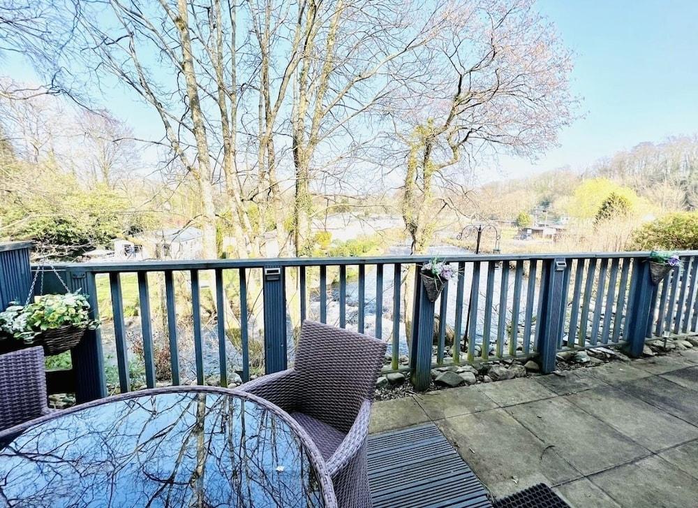 Inviting 2-bed Chalet in Caernarfon