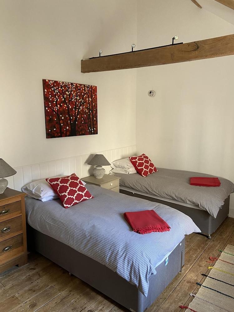 Beautiful Barn Conversion With Wood-burning Stove