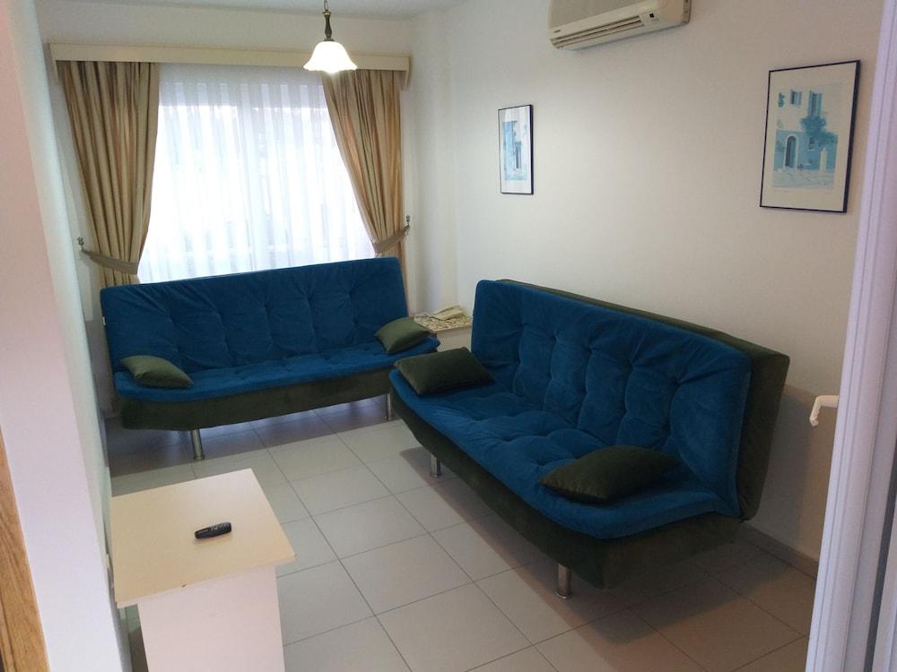 PARADISE APART HOTEL