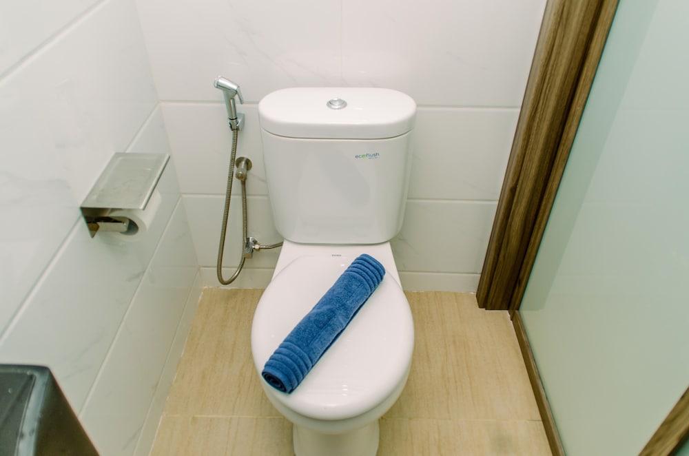 Nice And Comfy Studio At Sky House Bsd Apartment