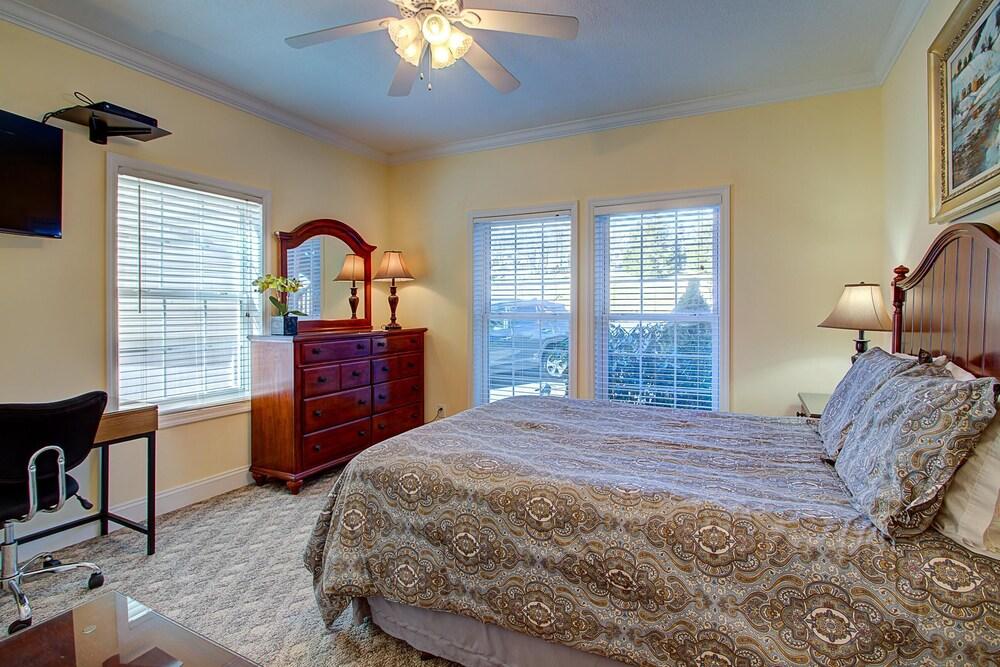 VCI - Klonteska Condominiums #A5