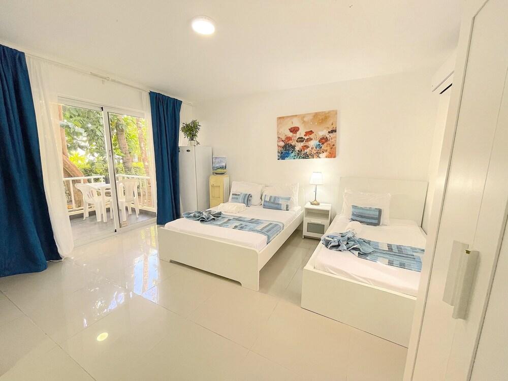 Relax Studios Deluxe POOL WIFI BEACH