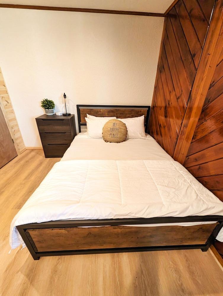 Stone Ledge Lake Getaway