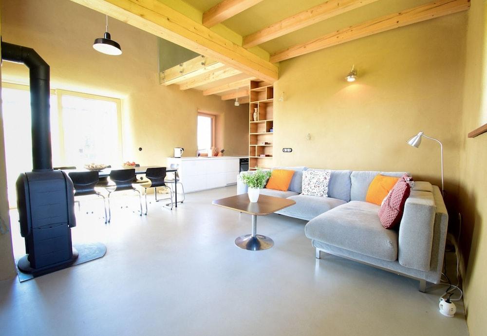 Vineyard Eco House Vukan