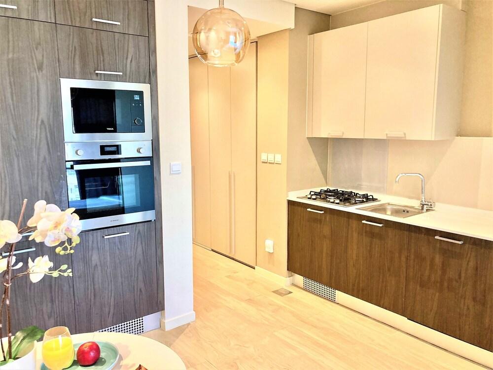 Stunning Living in Park View JVC Dubai