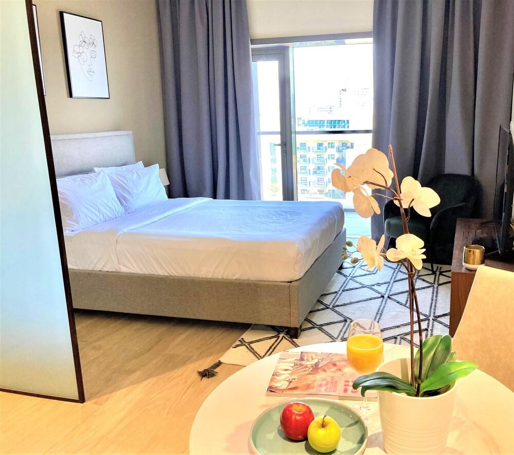 Stunning Living in Park View JVC Dubai