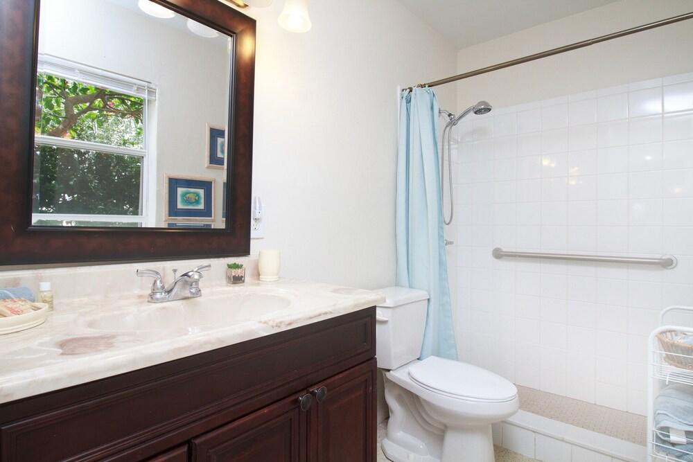 Bay Watch #1 - Weekly Beach Rental 1 Bedroom Condo by Redawning