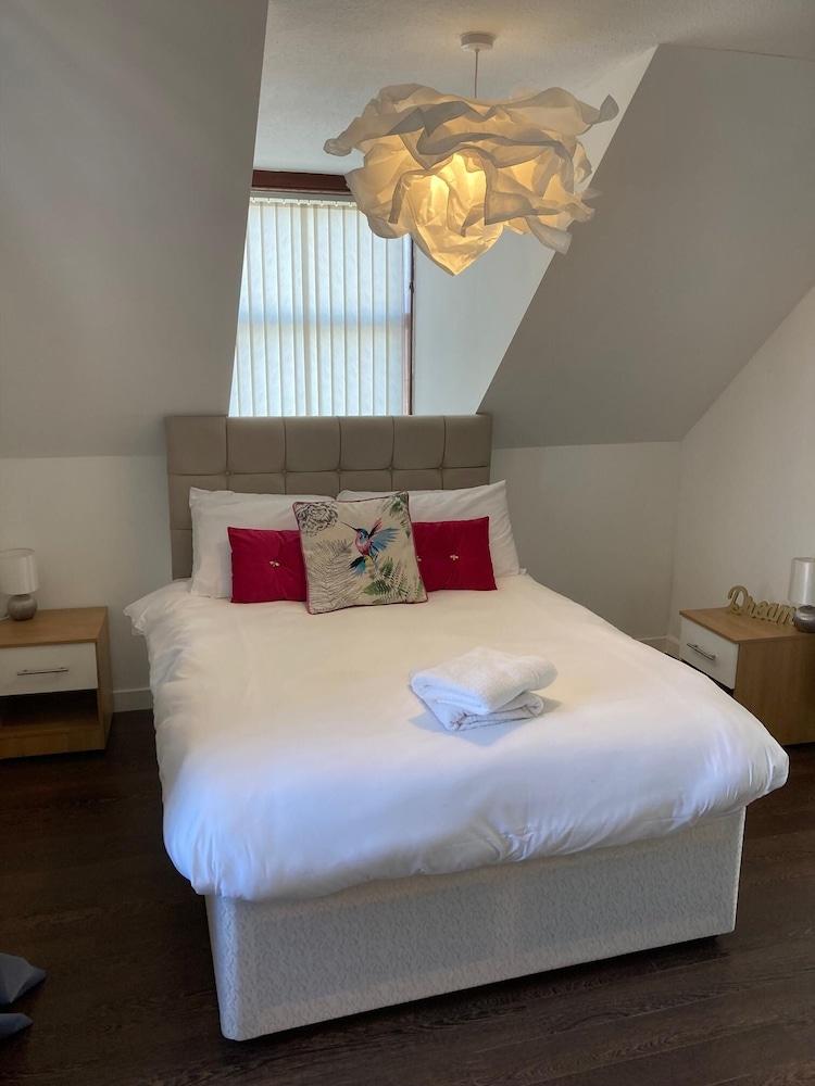 2 Bedroom Apartment, With Free Parking