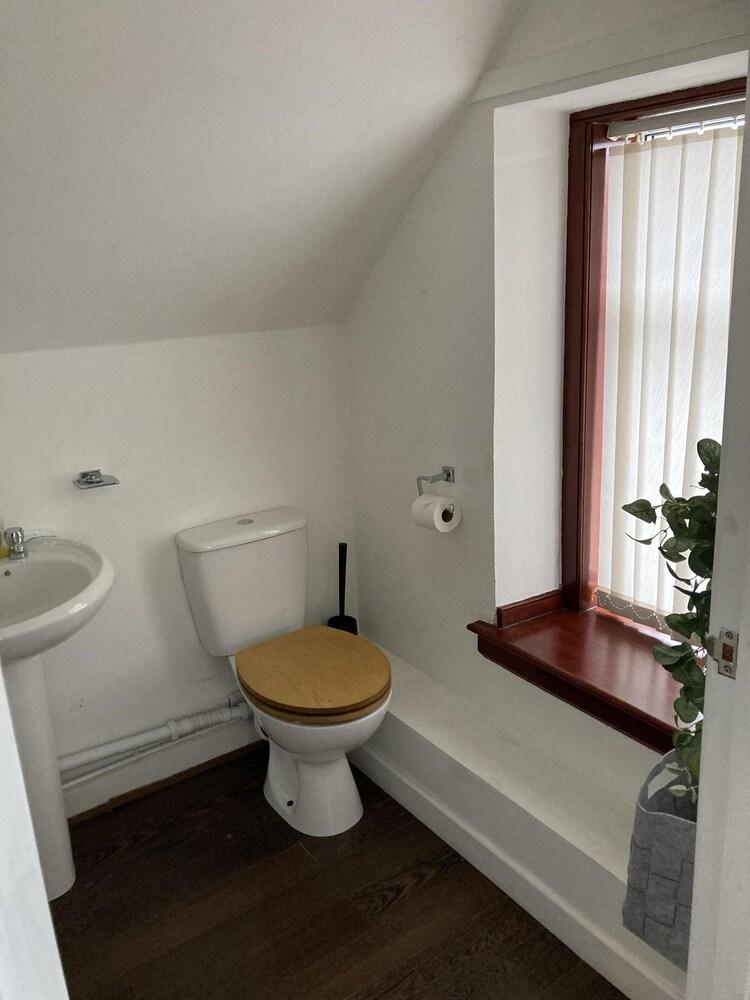 2 Bedroom Apartment, With Free Parking