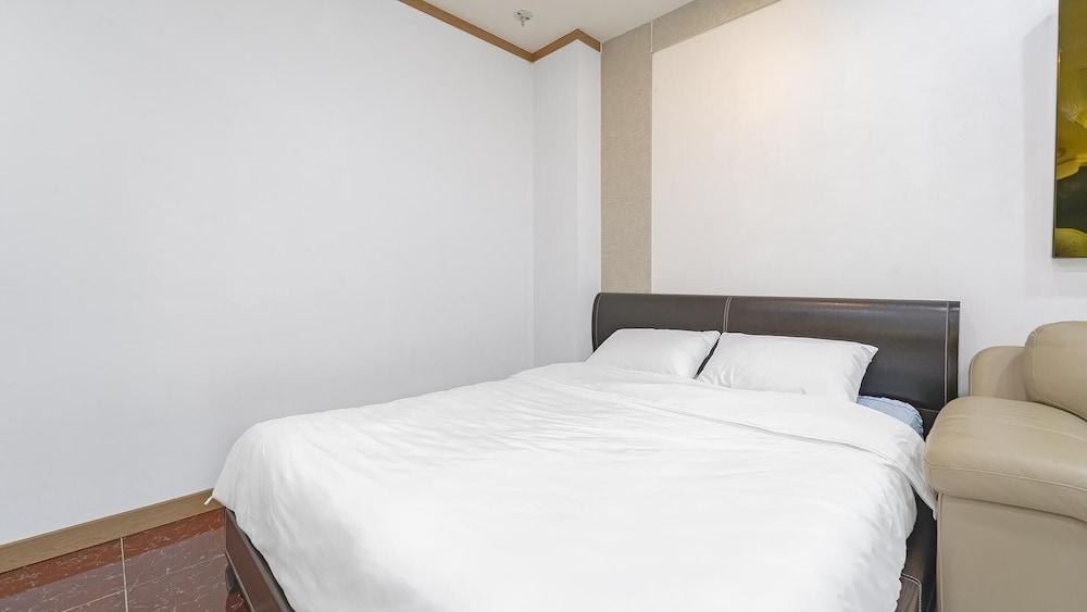 Gapyeong Hillhouse Pension