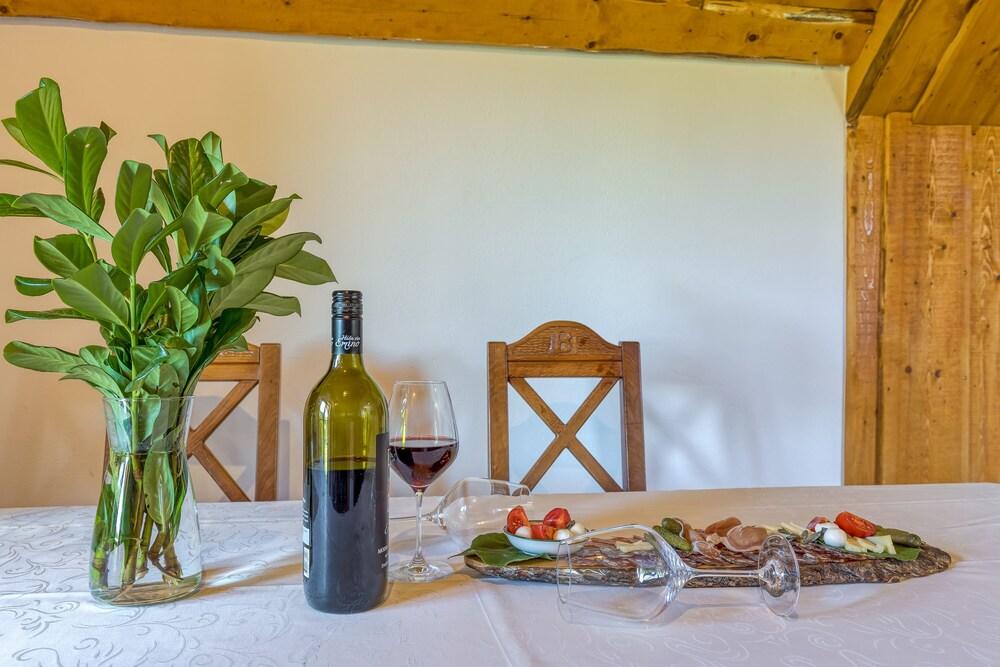 Pool Suite Black Cumin