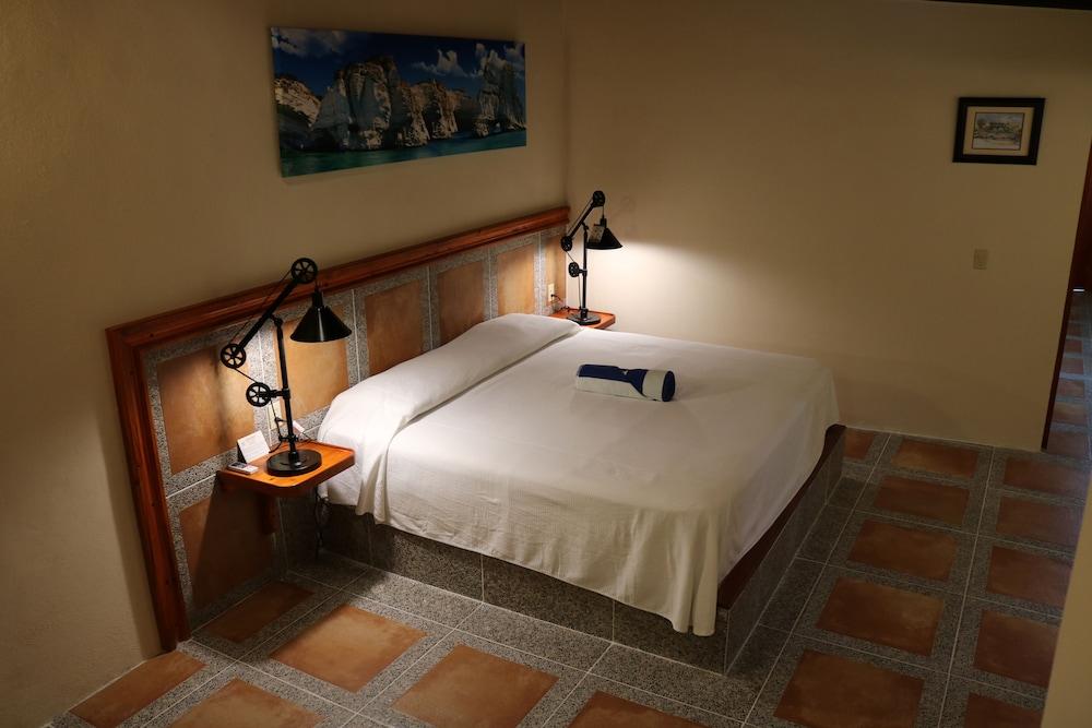 The Diving Lodge Downtown