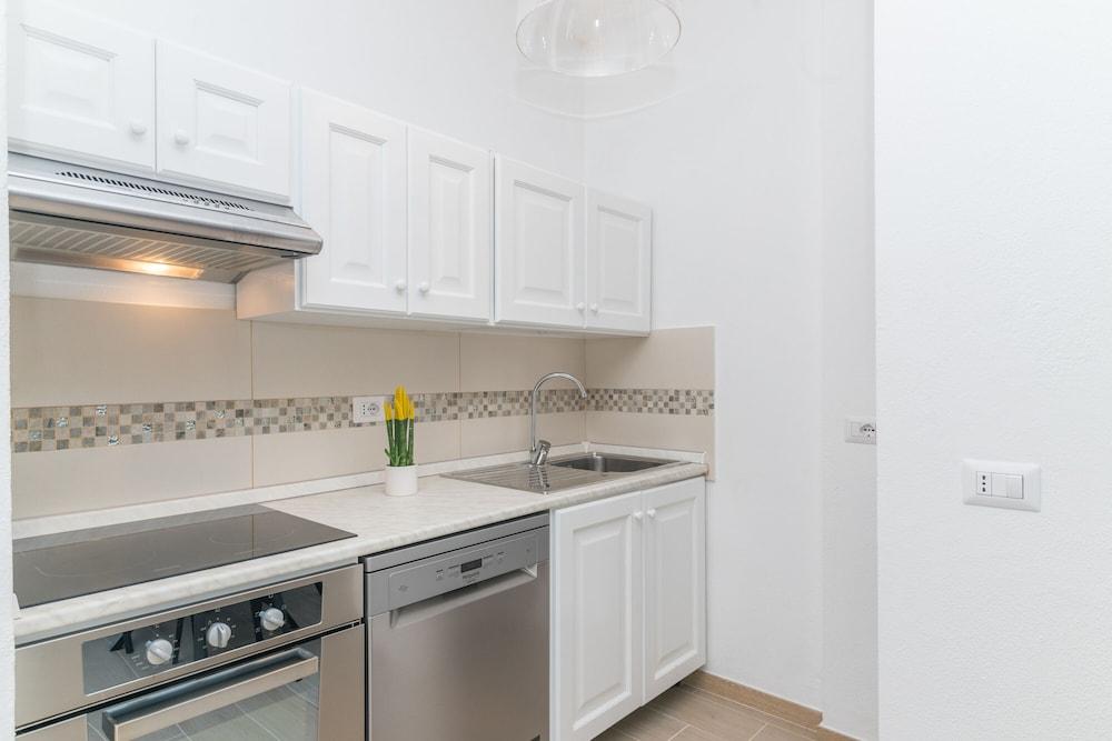 I Fari 85 600mt From The Beach