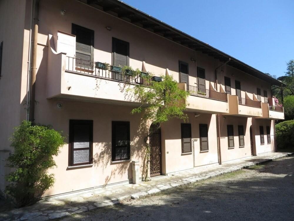Rashad Studio With Lake View in Baveno