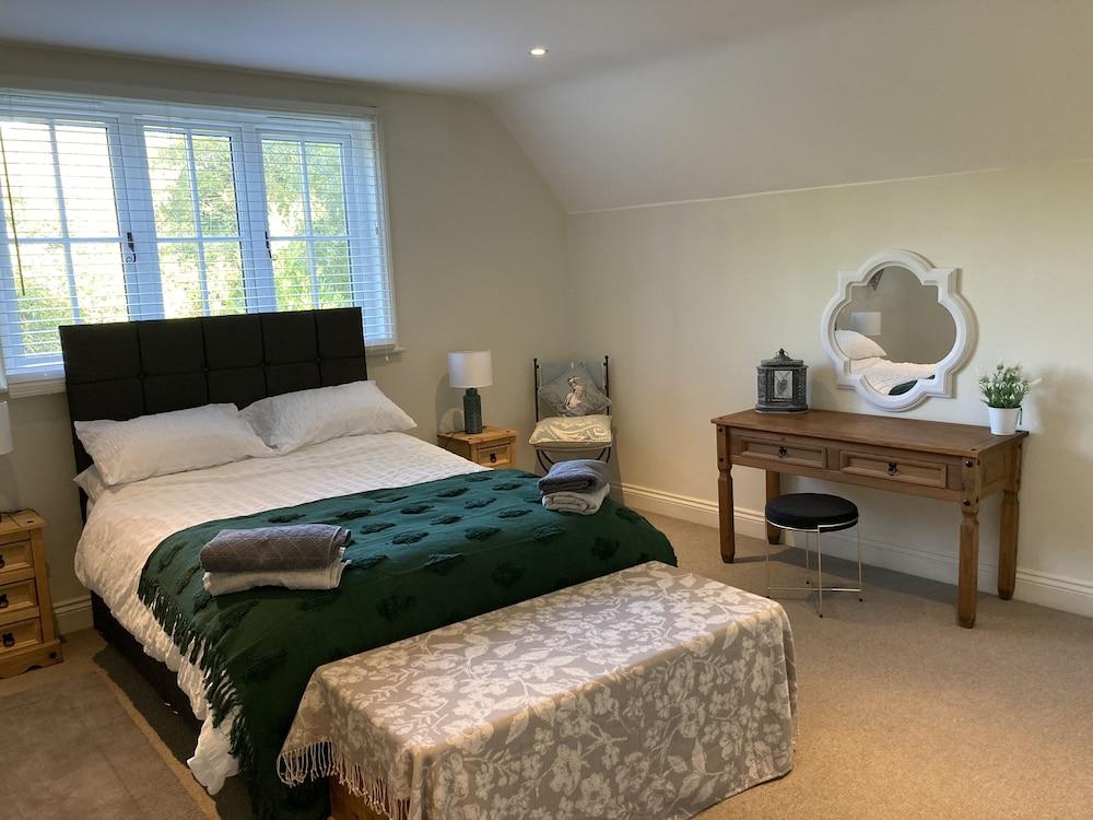 5br-10guests-fireplace-hottub-pets ok - Parking