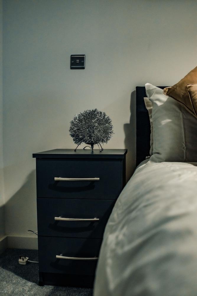 Bv Cosy Basement Apartment At Conditioning House