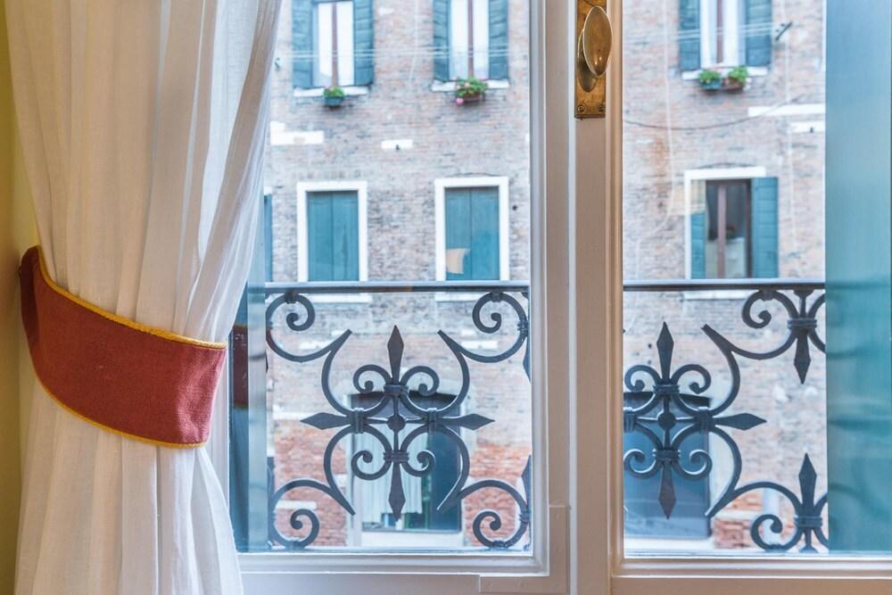 Ca Dei Nomboli Canal View